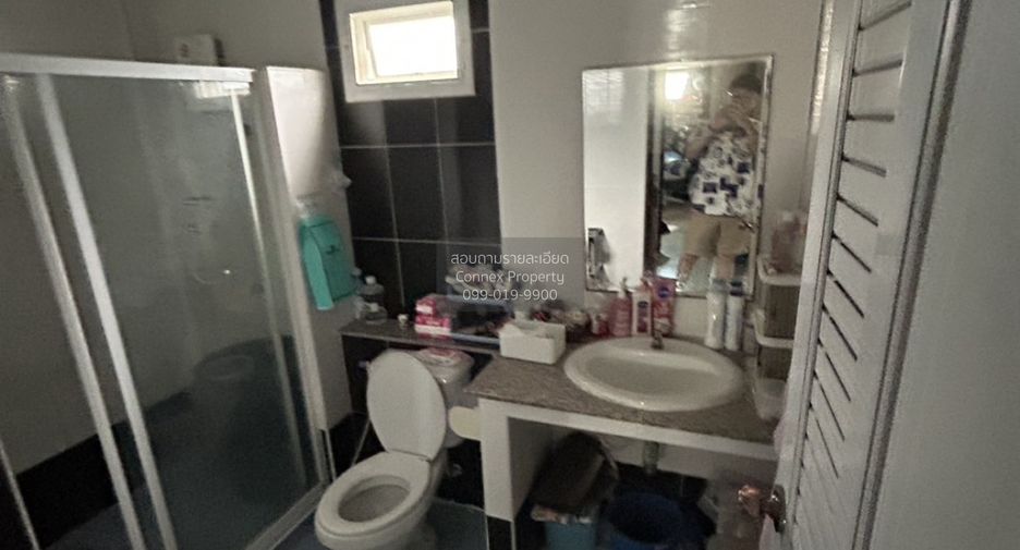 For sale 3 bedrooms townhouse in Mueang Samut Sakhon, Samut Sakhon