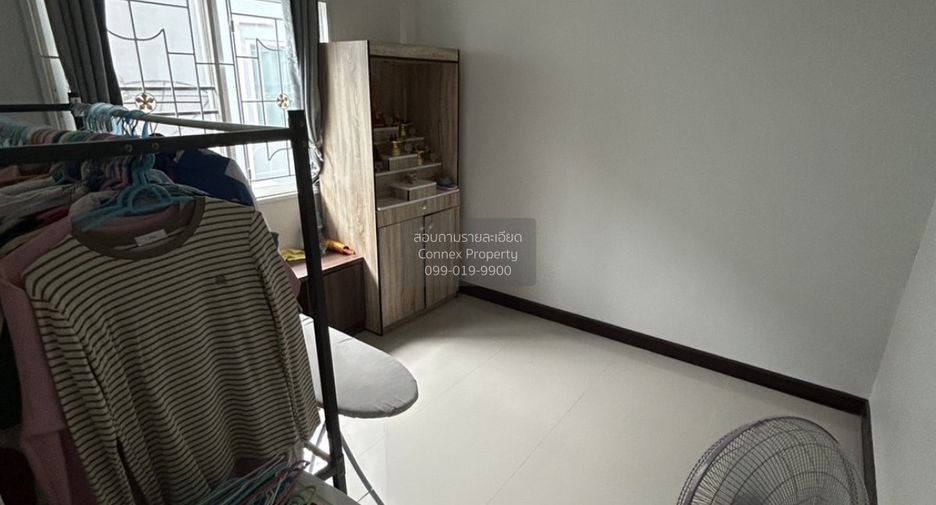 For sale 3 bedrooms townhouse in Mueang Samut Sakhon, Samut Sakhon