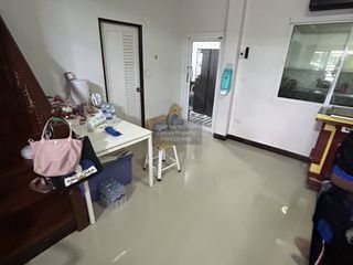 For sale 3 bedrooms townhouse in Mueang Samut Sakhon, Samut Sakhon