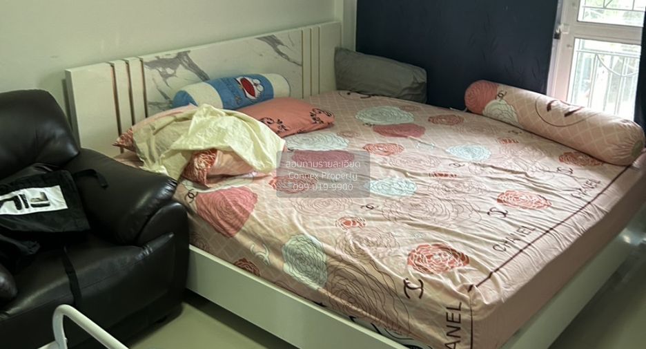For sale 3 bedrooms townhouse in Mueang Samut Sakhon, Samut Sakhon