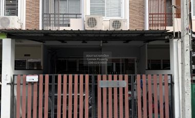 For sale 3 bedrooms townhouse in Bang Khen, Bangkok