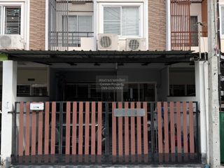 For sale 3 bedrooms townhouse in Bang Khen, Bangkok