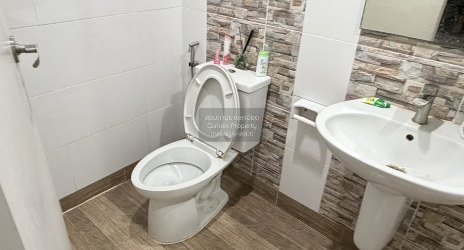For sale 3 bedrooms townhouse in Bang Khen, Bangkok