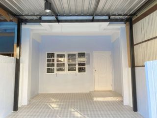 À vendre 3 chambres maison de ville à Mueang Samut Prakan, Samut Prakan