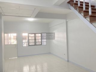 À vendre 3 chambres maison de ville à Mueang Samut Prakan, Samut Prakan