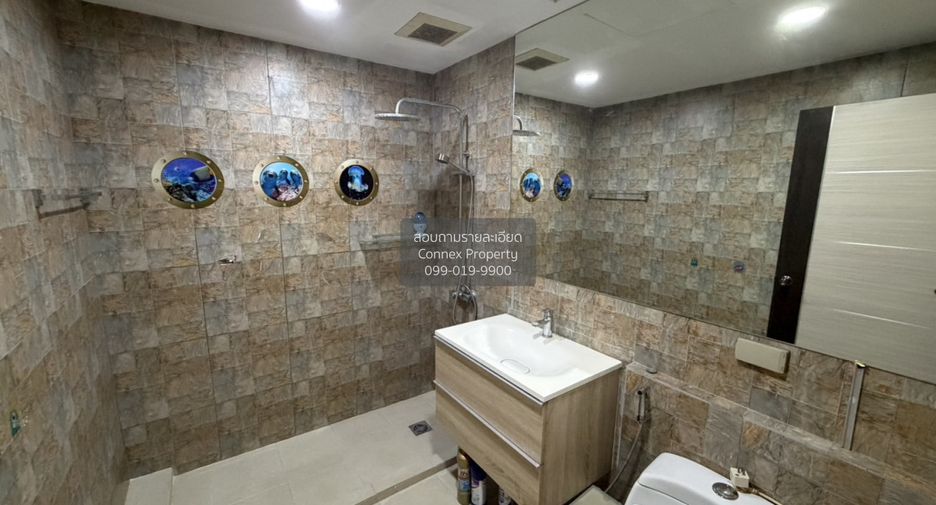 For sale 3 bedrooms condo in Khlong Toei, Bangkok