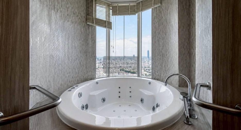 For sale 4 bedrooms condo in Bang Kho Laem, Bangkok