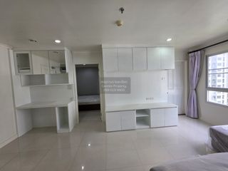 For sale 2 bedrooms condo in Bang Phlat, Bangkok