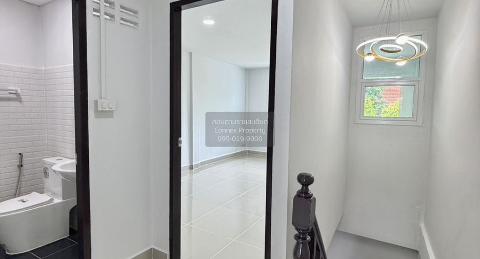 For sale 3 bedrooms townhouse in Mueang Nonthaburi, Nonthaburi