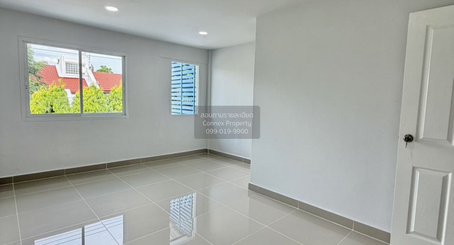 For sale 3 bedrooms townhouse in Mueang Nonthaburi, Nonthaburi