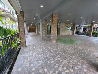 For sale 5 bedrooms house in Bang Khun Thian, Bangkok
