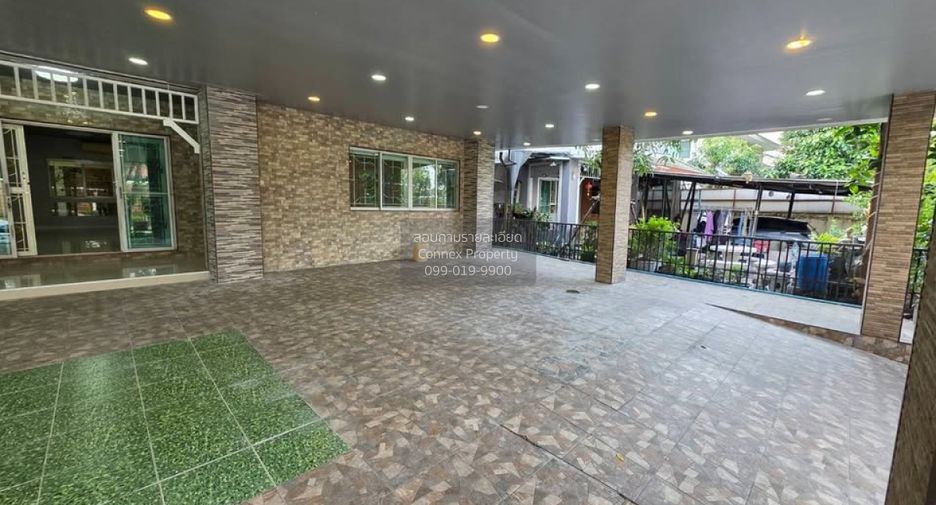 For sale 5 bedrooms house in Bang Khun Thian, Bangkok