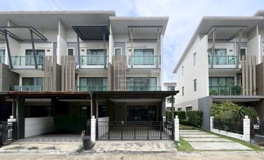 For sale 3 bedrooms townhouse in Bang Khun Thian, Bangkok