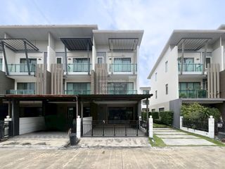 For sale 3 bedrooms townhouse in Bang Khun Thian, Bangkok