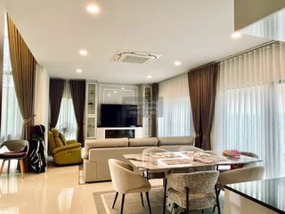 For sale 4 bedrooms house in Khlong Sam Wa, Bangkok