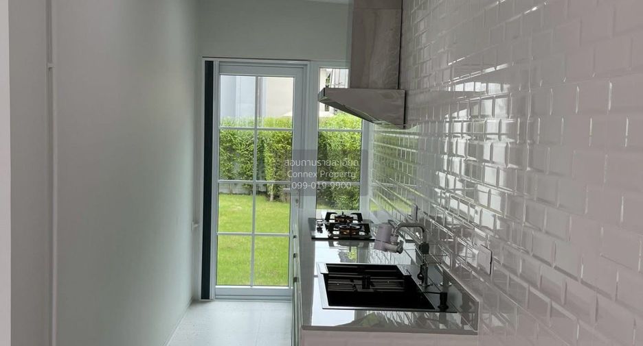 For sale 4 bedrooms house in Khlong Sam Wa, Bangkok