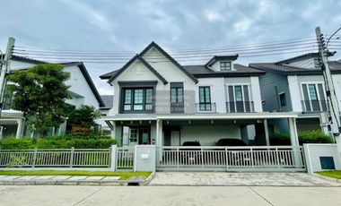 For sale 4 bedrooms house in Khlong Sam Wa, Bangkok