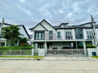 For sale 4 bedrooms house in Khlong Sam Wa, Bangkok