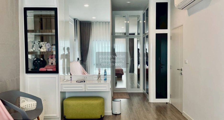 For sale 4 bedrooms house in Khlong Sam Wa, Bangkok