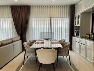 For sale 4 bedrooms house in Khlong Sam Wa, Bangkok