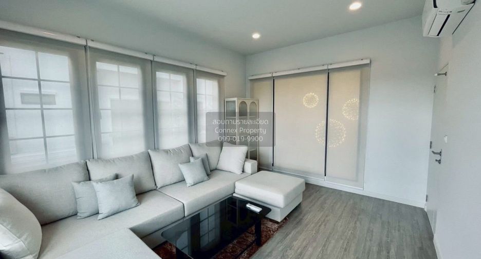 For sale 4 bedrooms house in Khlong Sam Wa, Bangkok