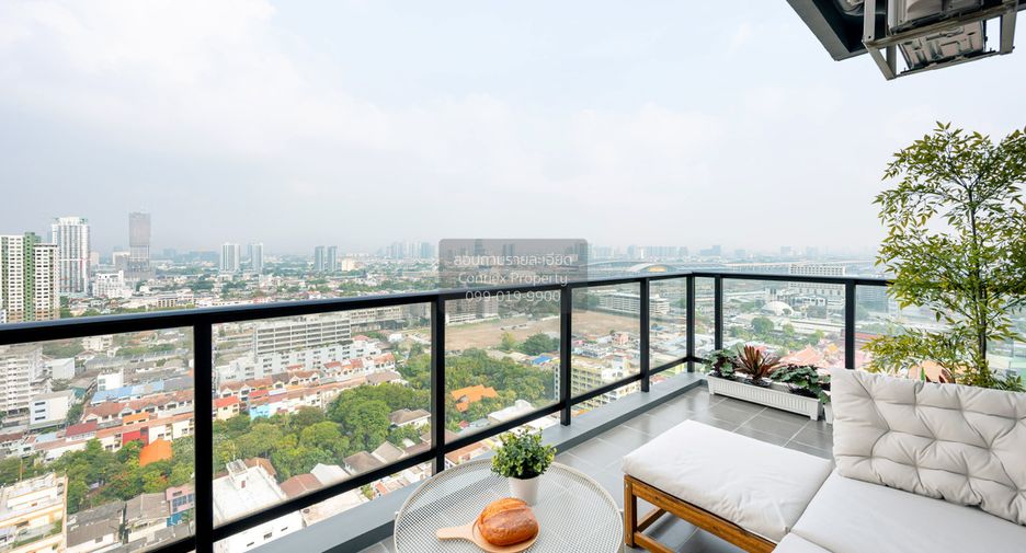 For sale 2 bedrooms condo in Phaya Thai, Bangkok
