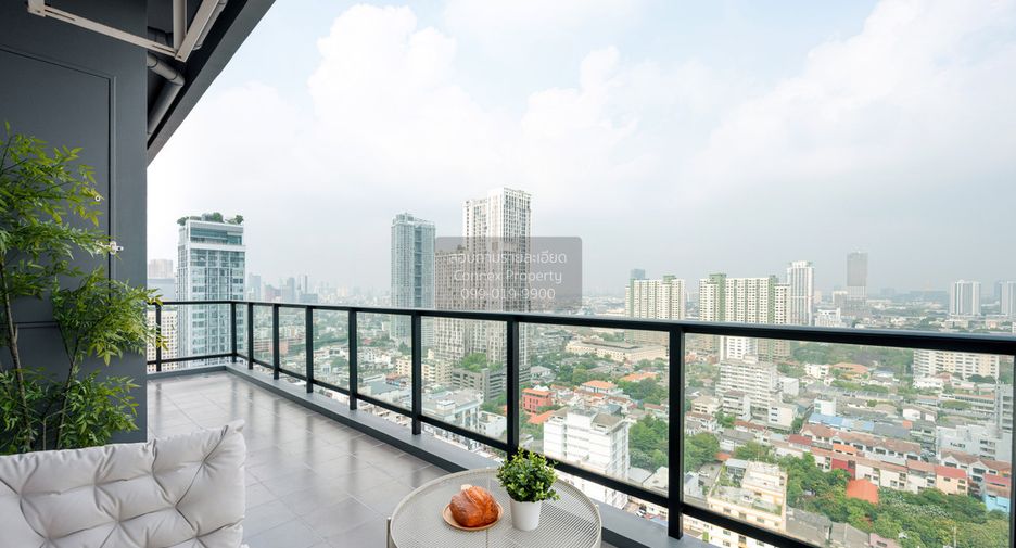 For sale 2 bedrooms condo in Phaya Thai, Bangkok