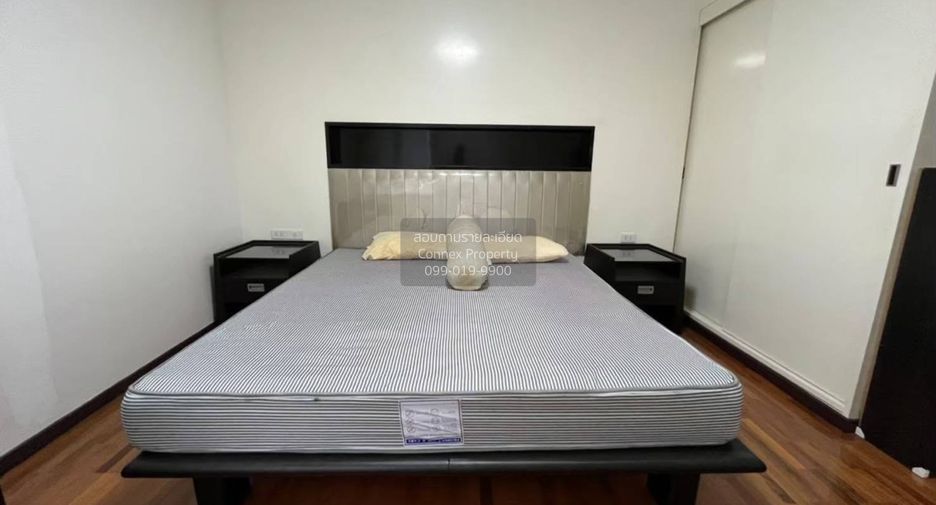 Condo en venta de 3 habitaciones en Yan Nawa, Bangkok