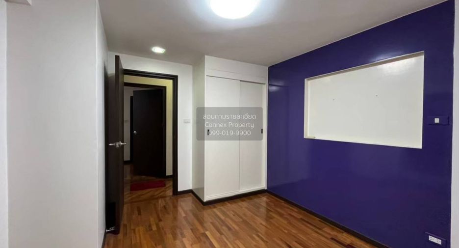 Condo en venta de 3 habitaciones en Yan Nawa, Bangkok