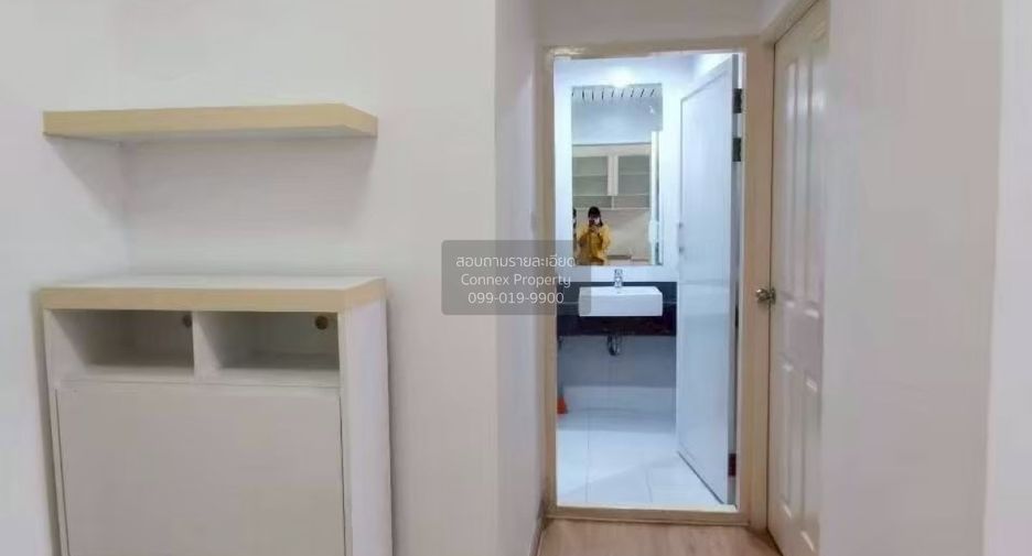 Condo en venta de 3 habitaciones en Yan Nawa, Bangkok