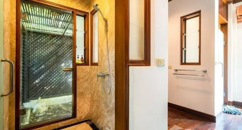 For sale 4 bedrooms villa in Mueang Phuket, Phuket