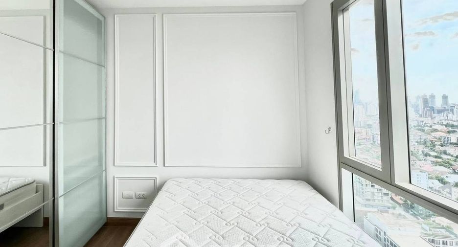 For sale 2 bedrooms condo in Watthana, Bangkok
