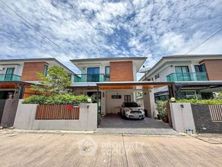 For sale 3 ベッドルーム house in Si Racha, Chonburi