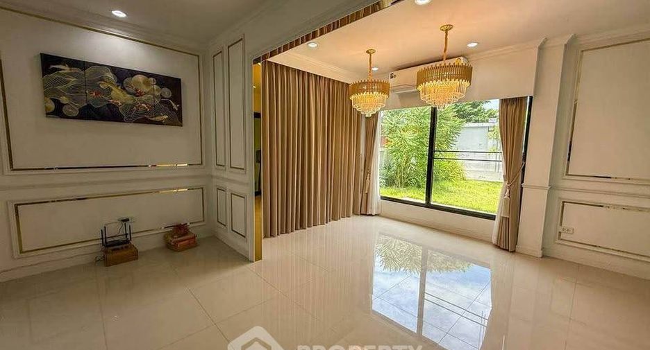 Продажа 3 спальни дом в Si Racha, Чонбури