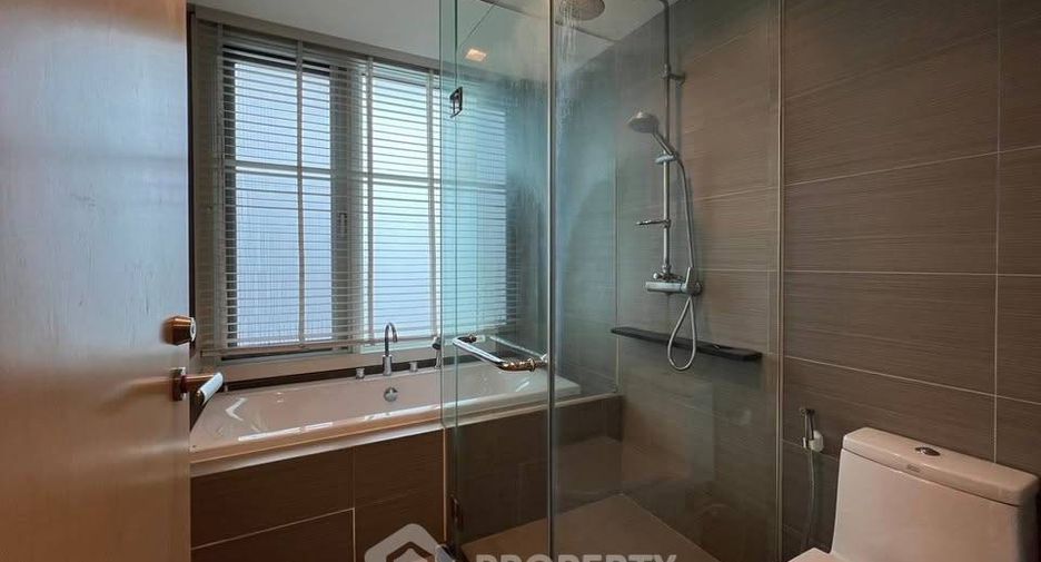 For sale 3 bedrooms condo in Khlong Toei, Bangkok