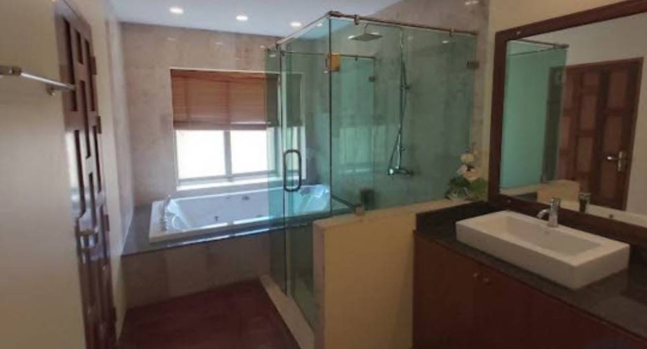 For sale 3 bedrooms villa in Sattahip, Chonburi