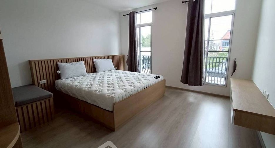 For sale 3 bedrooms townhouse in Prawet, Bangkok