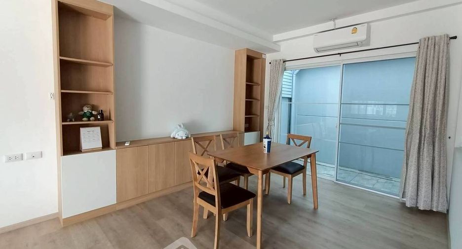 For sale 3 bedrooms townhouse in Prawet, Bangkok