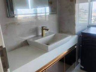 Condo en venta de 2 habitaciones en Yan Nawa, Bangkok