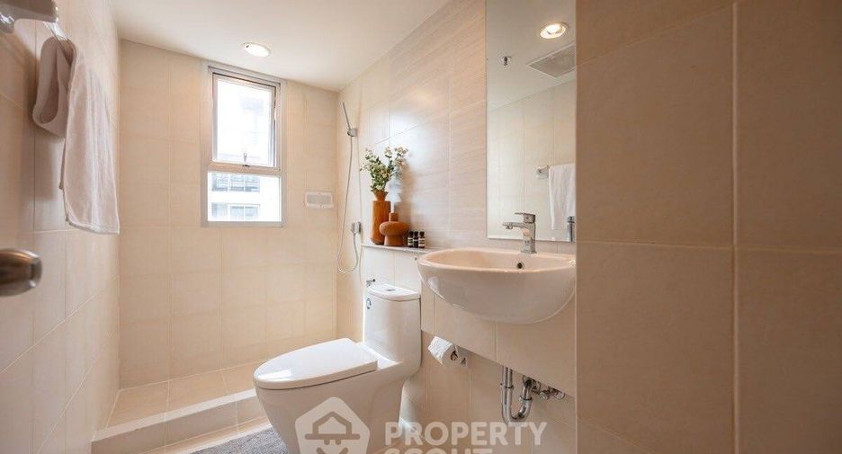 For sale 3 ベッドルーム condo in Yan Nawa, Bangkok
