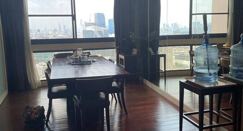 For sale 3 bedrooms condo in Khlong Toei, Bangkok