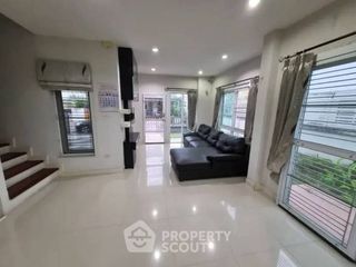 出售 4 卧室 独立屋 在 Si Racha, Chon Buri
