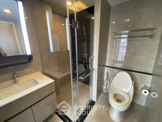For sale 2 bedrooms condo in Huai Khwang, Bangkok