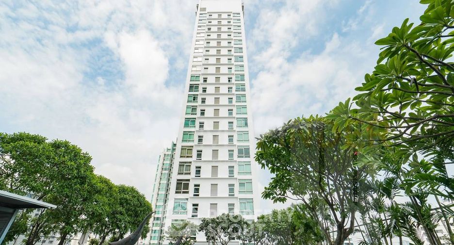 For sale 3 bedrooms condo in Watthana, Bangkok