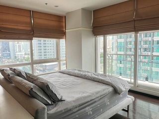 For sale 3 bedrooms condo in Watthana, Bangkok