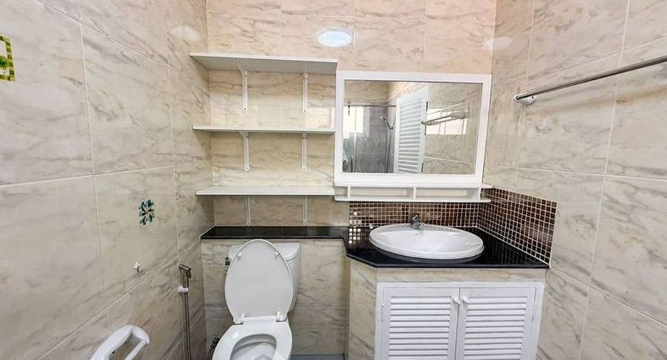 Продажа 3 спальни дом в Si Racha, Чонбури
