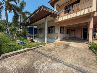 出售 4 卧室 独立屋 在 Si Racha, Chon Buri