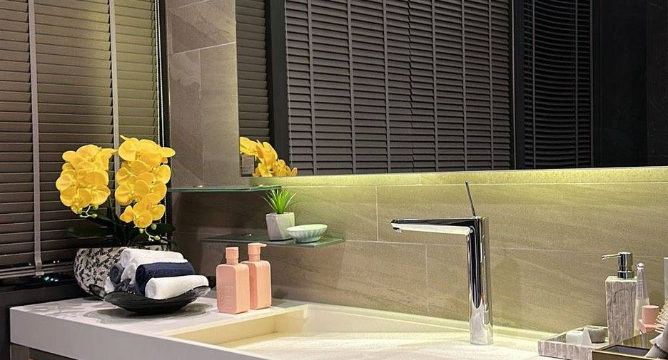 For sale 4 ベッドルーム condo in Watthana, Bangkok