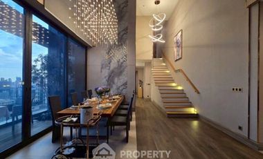 For sale 4 ベッドルーム condo in Watthana, Bangkok