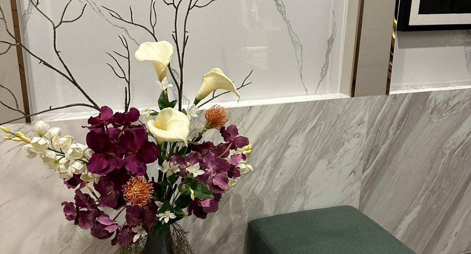 For sale 4 ベッドルーム condo in Watthana, Bangkok